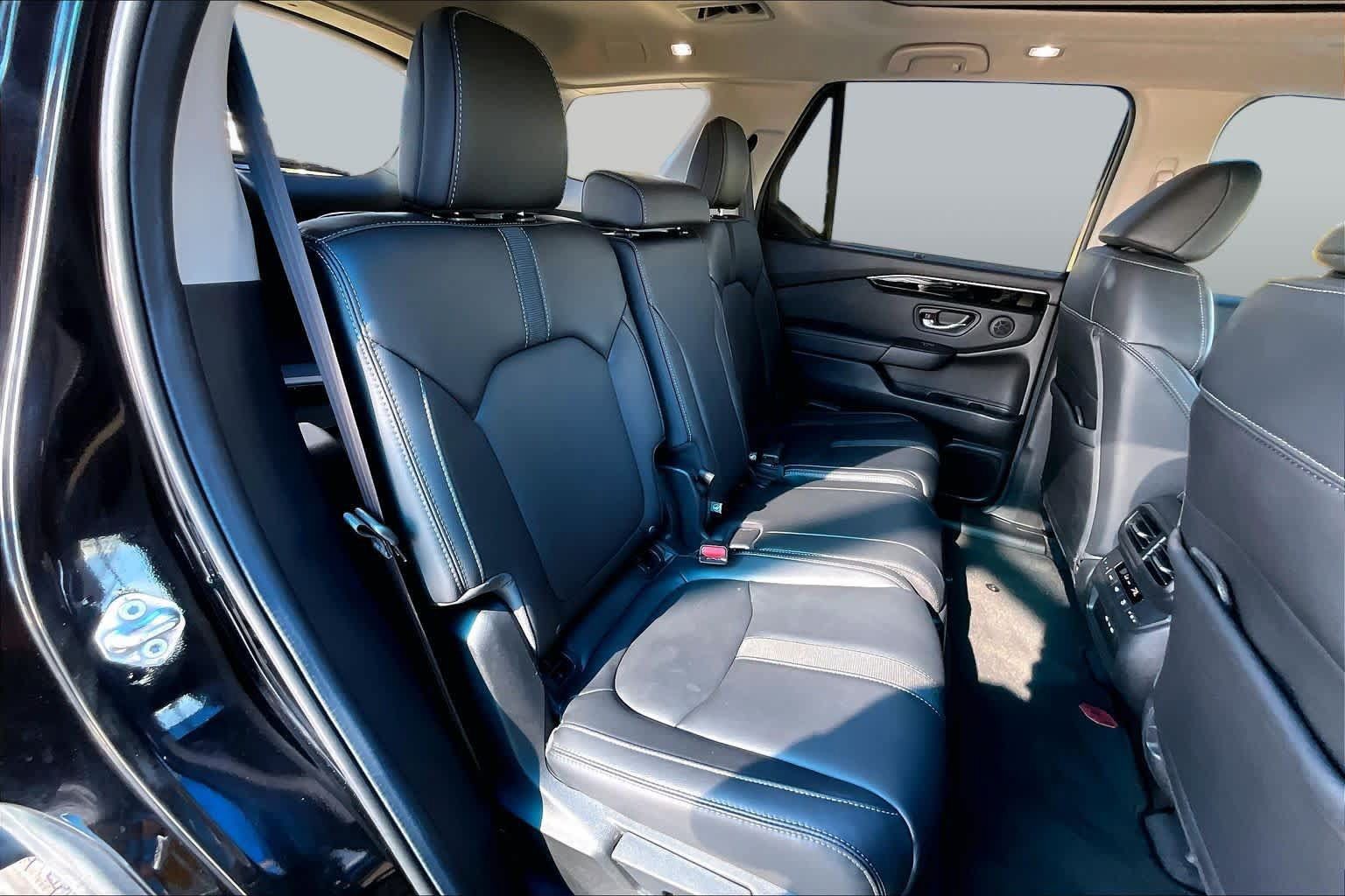 Used 2024 Honda Pilot Touring image 19