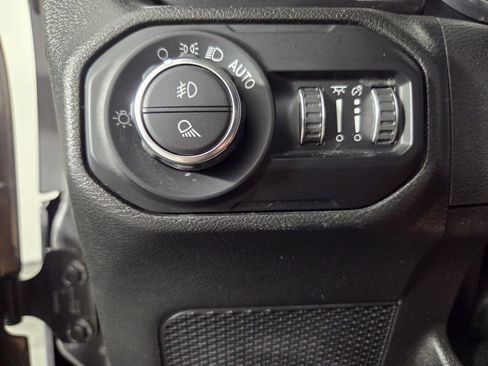 Used 2022 Jeep Gladiator Sport AWD/4WD image 18