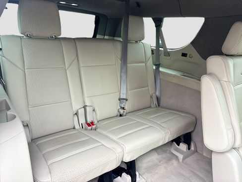 Used 2023 Cadillac Escalade ESV Sport Platinum w/ LPO, ONYX Package image 22