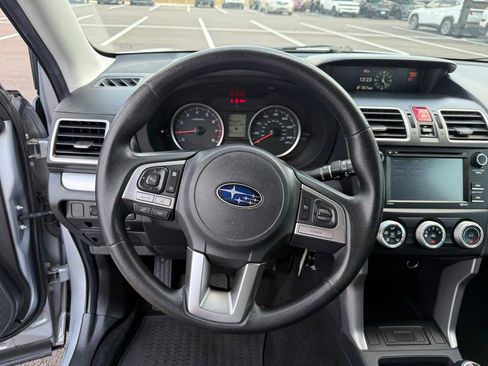 Used 2018 Subaru Forester 2.5i AWD/4WD image 16