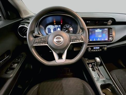 Used 2022 Nissan Kicks SV FWD image 5