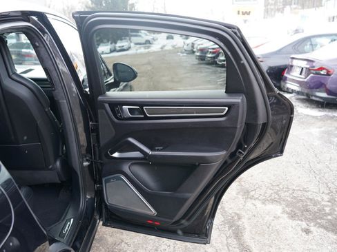 Used 2021 Porsche Cayenne Turbo image 65