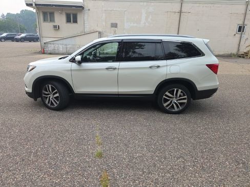 Used 2017 Honda Pilot Elite image 6