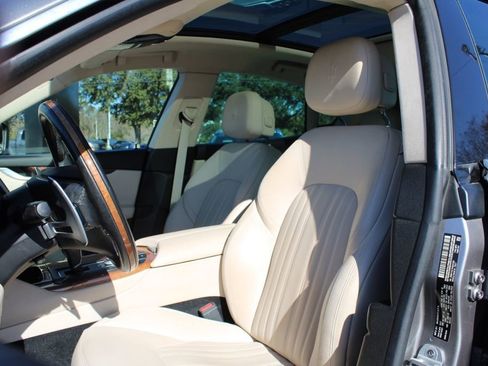 Used 2017 Maserati Levante S AWD/4WD image 8