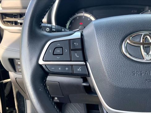 Used 2023 Toyota Highlander XLE FWD image 24