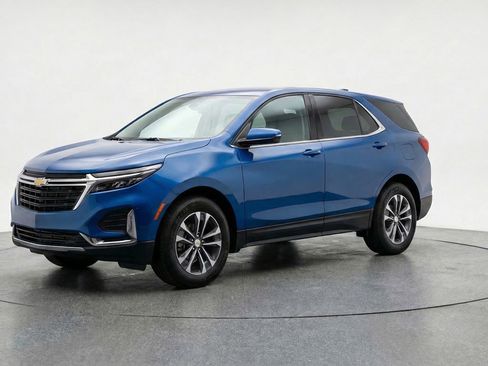 Used 2025 Chevrolet Equinox LT image 3