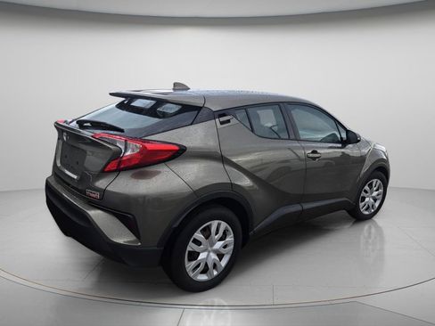 Used 2021 Toyota C-HR LE FWD image 4