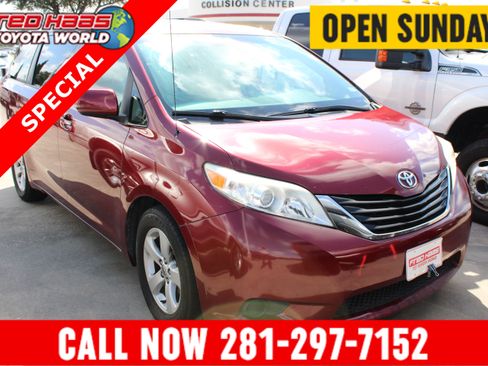 Used 2012 Toyota Sienna LE FWD image 1