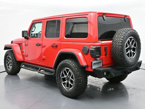 Used 2020 Jeep Wrangler Unlimited Sahara AWD/4WD image 5