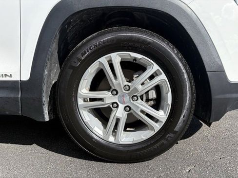 Certified 2022 GMC Terrain SLE w/ Driver Convenience Package image 17