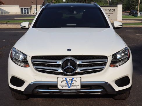 Used 2019 Mercedes-Benz GLC 300 4MATIC w/ Premium Package image 12