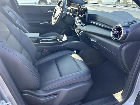 Used 2025 Chevrolet Equinox LT w/ Convenience Package II image 20