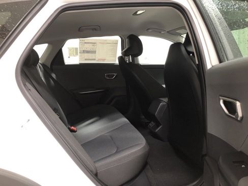 New 2025 Kia K4 LX image 10