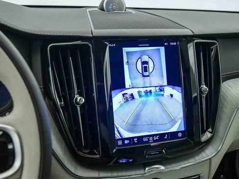 Certified 2025 Volvo XC60 B5 Ultra w/ Protection Package Premier image 27