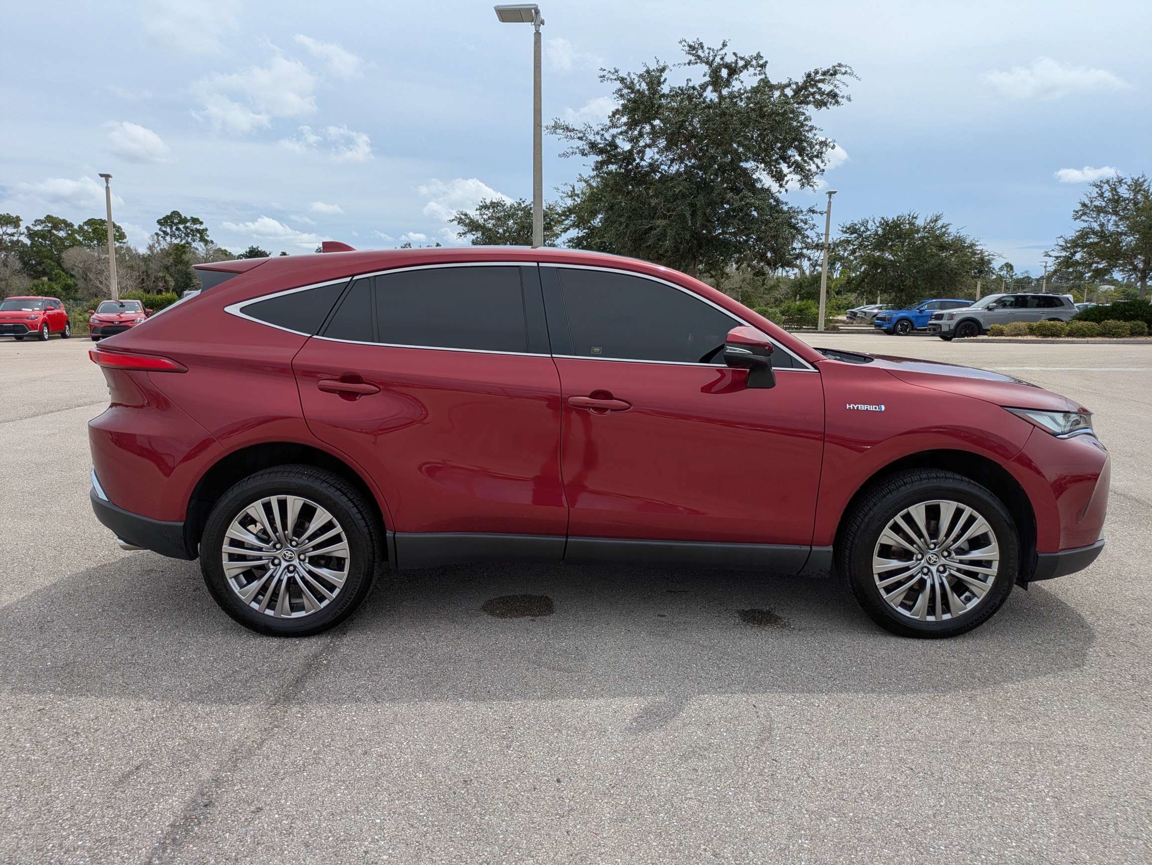 Used 2021 Toyota Venza Limited AWD/4WD image 3
