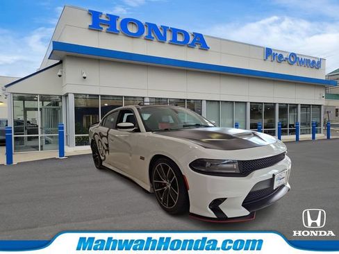 Used 2017 Dodge Charger R/T Scat Pack w/ Driver Confidence Group RWD image 2