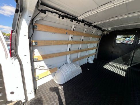 Used 2023 GMC Savana 2500 w/ Driver Convenience Package image 20