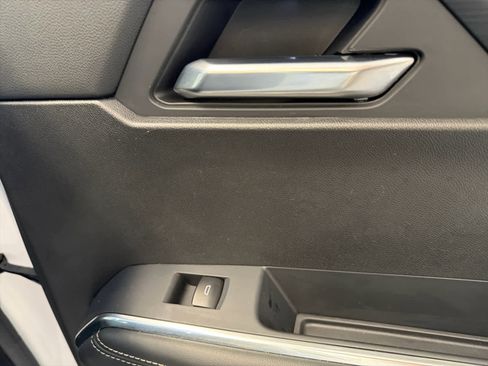 Used 2025 GMC Acadia Elevation image 38