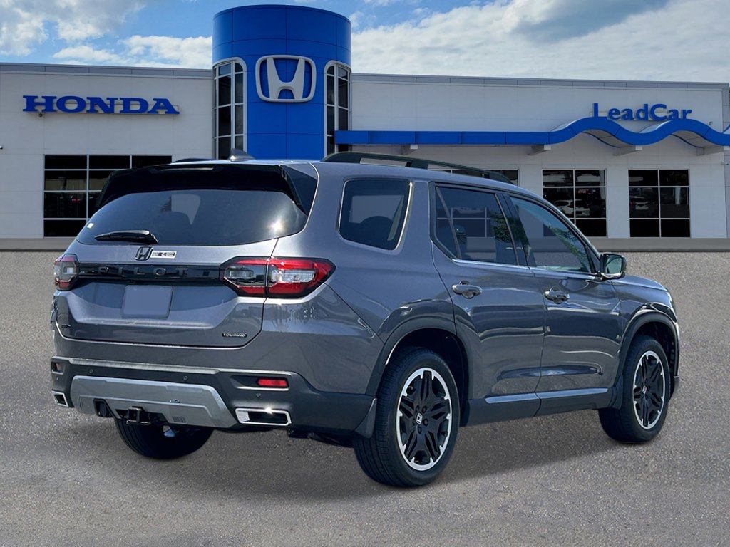 New 2026 Honda Pilot Touring image 4