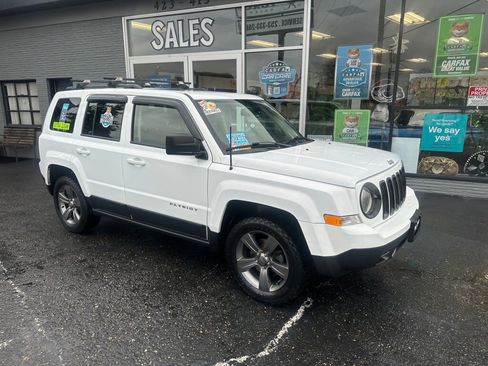 Used 2015 Jeep Patriot High Altitude AWD/4WD image 4