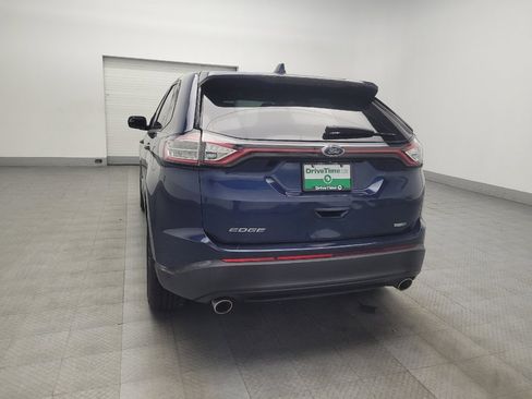 Used 2017 Ford Edge SE image 6
