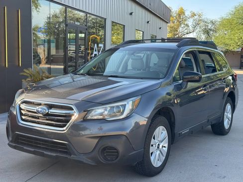 Used 2019 Subaru Outback 2.5i AWD/4WD image 2
