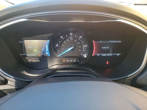 Used 2019 Ford Fusion SE image 27