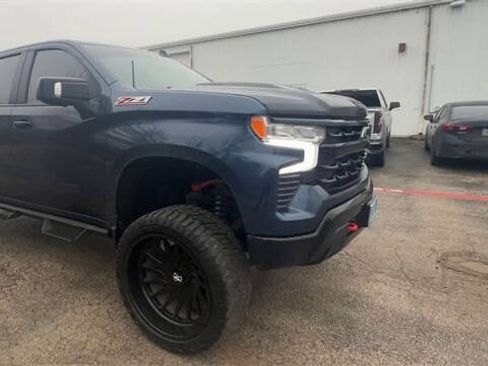 Used 2022 Chevrolet Silverado 1500 LT Trail Boss w/ LT Trail Boss Premium Package image 2