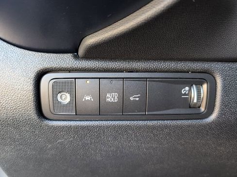 New 2026 Chevrolet Equinox EV LT image 17