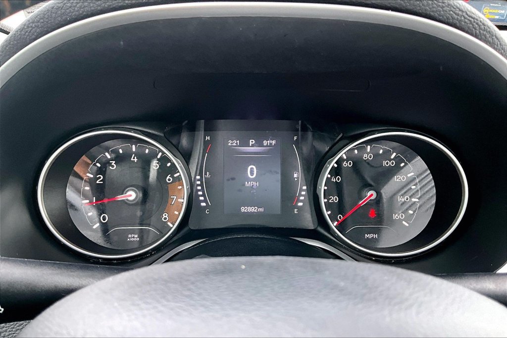 Used 2019 Jeep Compass Latitude w/ Cold Weather Group AWD/4WD image 13