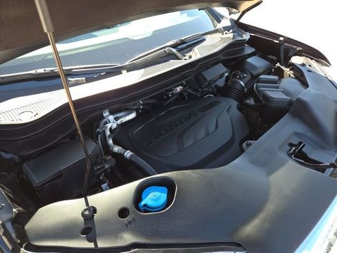 Used 2025 Honda Passport EX-L image 17