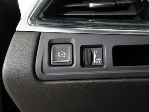 Used 2021 Cadillac XT5 Premium Luxury image 25