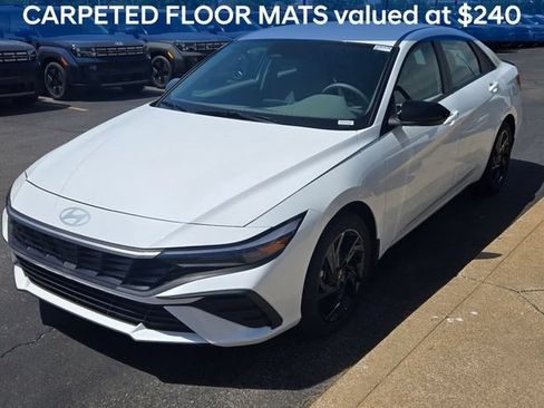 Used 2026 Hyundai Elantra Sport FWD image 4