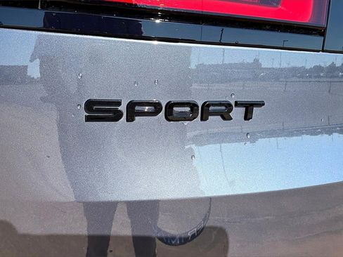 Used 2025 Land Rover Range Rover Sport SE image 32