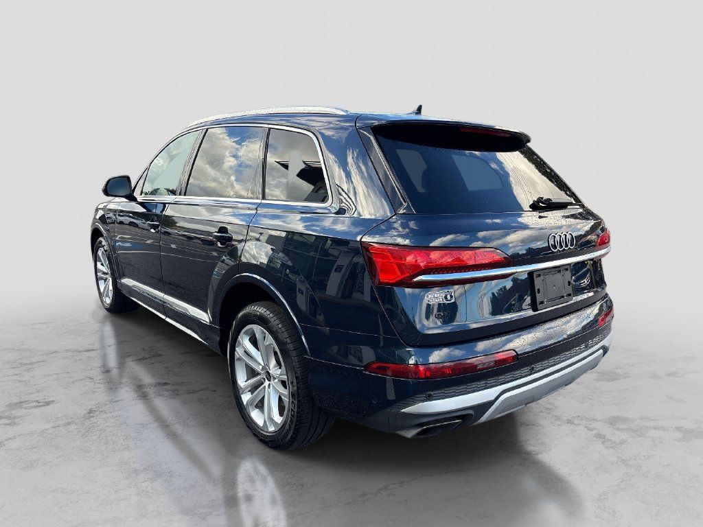 Used 2025 Audi Q7 3.0T Premium Plus AWD/4WD image 3