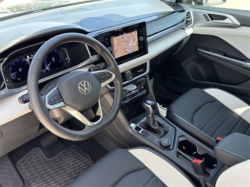 Certified 2025 Volkswagen Taos SEL image 8