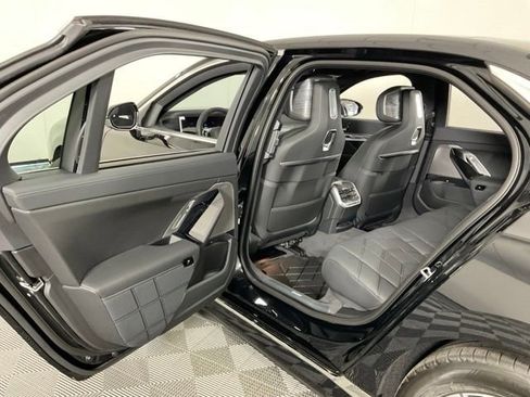 Used 2024 BMW i7 eDrive50 RWD image 33