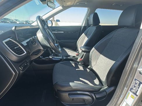 Used 2025 Kia Seltos S image 4