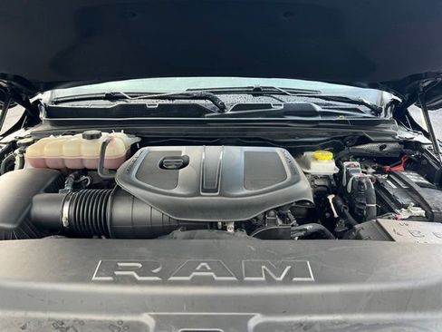 Used 2025 RAM 1500 Laramie w/ Sport Appearance Package AWD/4WD image 9