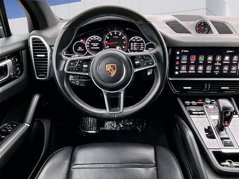 Used 2023 Porsche Cayenne image 13