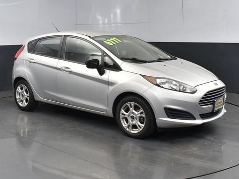 Used 2014 Ford Fiesta SE FWD image 2
