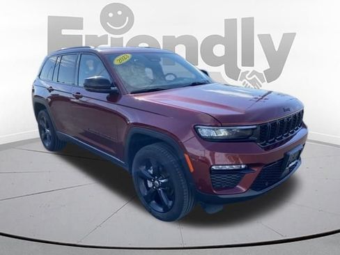 Used 2023 Jeep Grand Cherokee Limited w/ Luxury Tech Group II AWD/4WD image 3