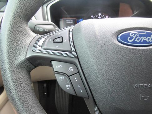 Used 2020 Ford Fusion SE FWD image 24