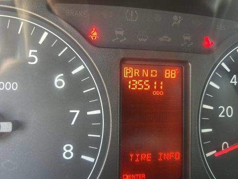 Used 2018 Nissan NV 2500 SV image 15