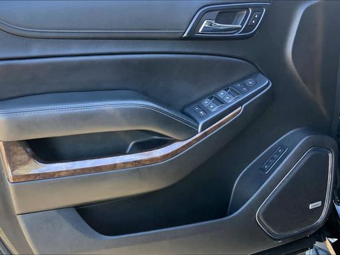 Used 2019 Chevrolet Suburban LT AWD/4WD image 21