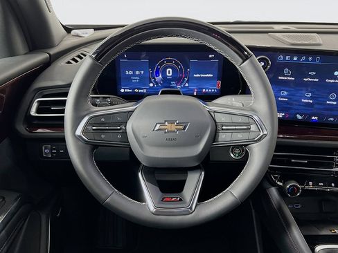 New 2026 Chevrolet Traverse Z71 w/ Enhanced Driving Package AWD/4WD image 11