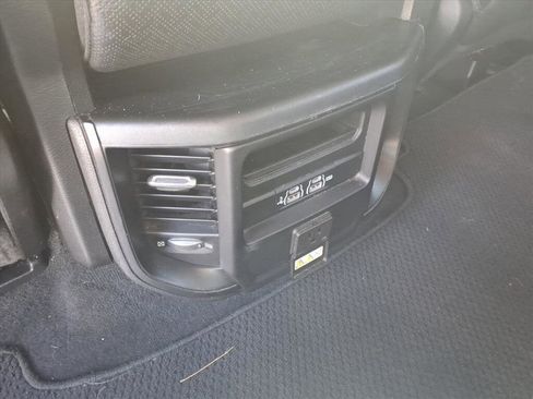 Used 2019 RAM 1500 Laramie image 27