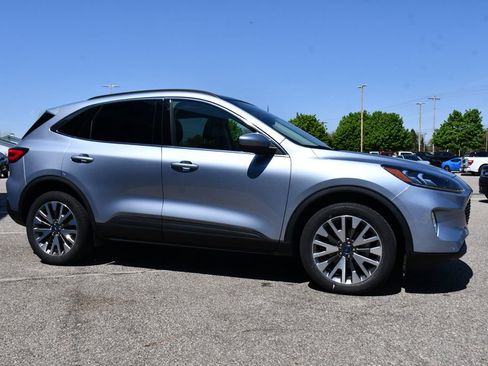 Used 2022 Ford Escape Titanium w/ Class II Trailer Tow Package AWD/4WD image 8