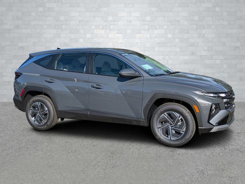New 2026 Hyundai Tucson Blue SE image 1