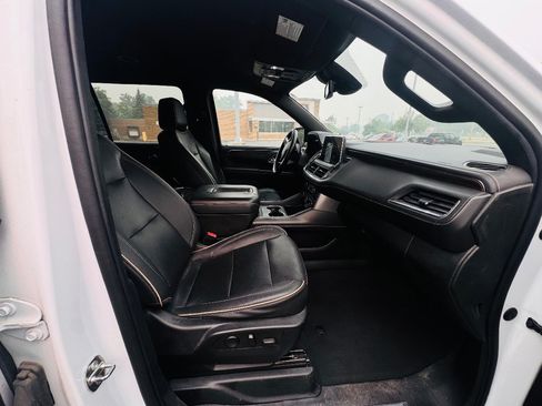 Used 2023 Chevrolet Suburban Premier AWD/4WD image 13